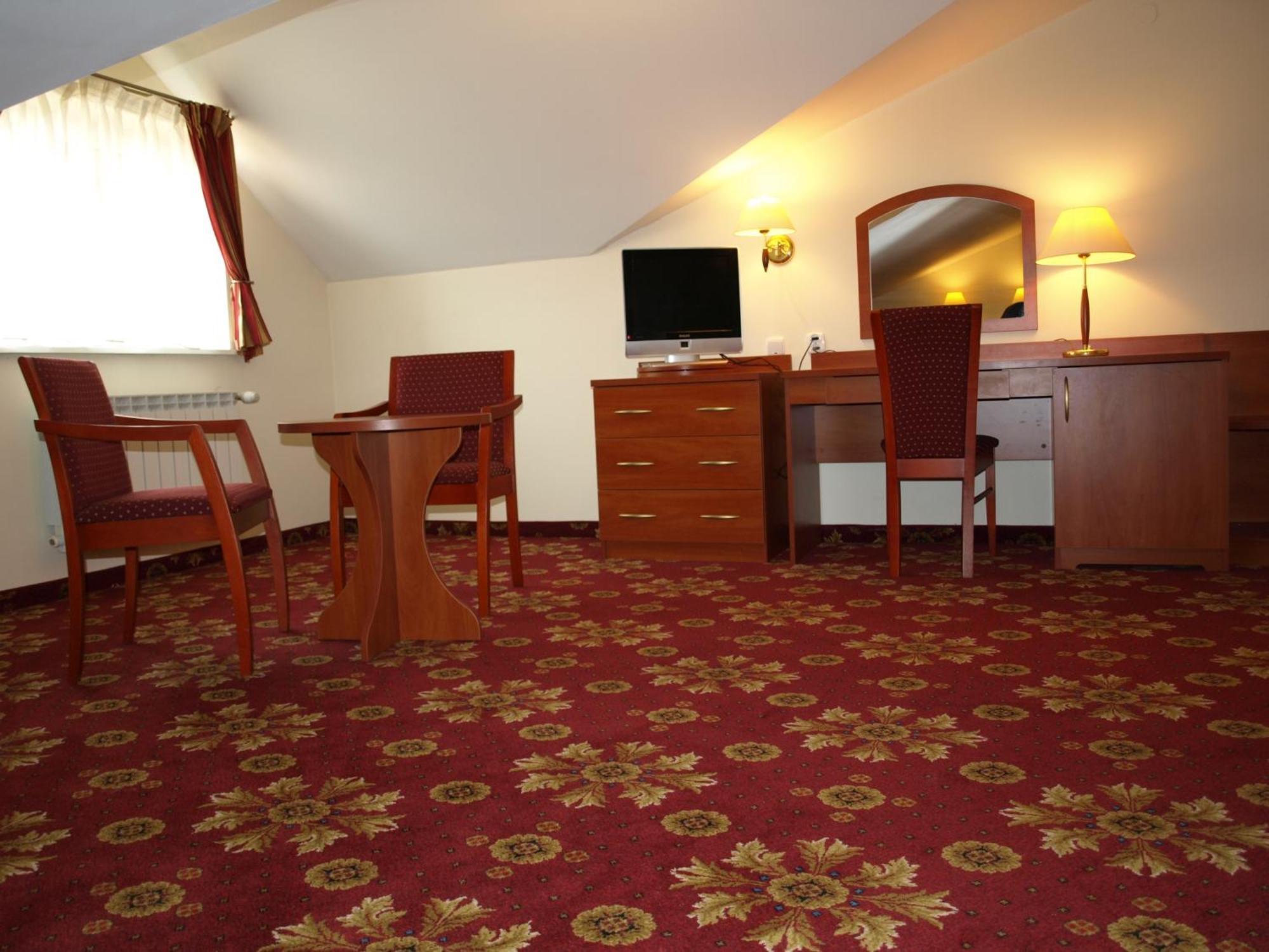 Hotel Relaks Wola Ducka Extérieur photo