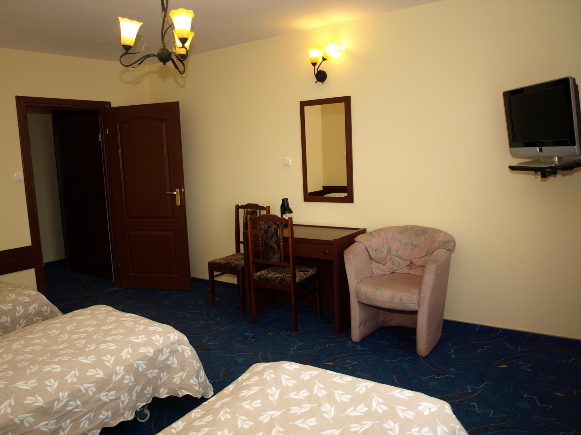 Hotel Relaks Wola Ducka Extérieur photo