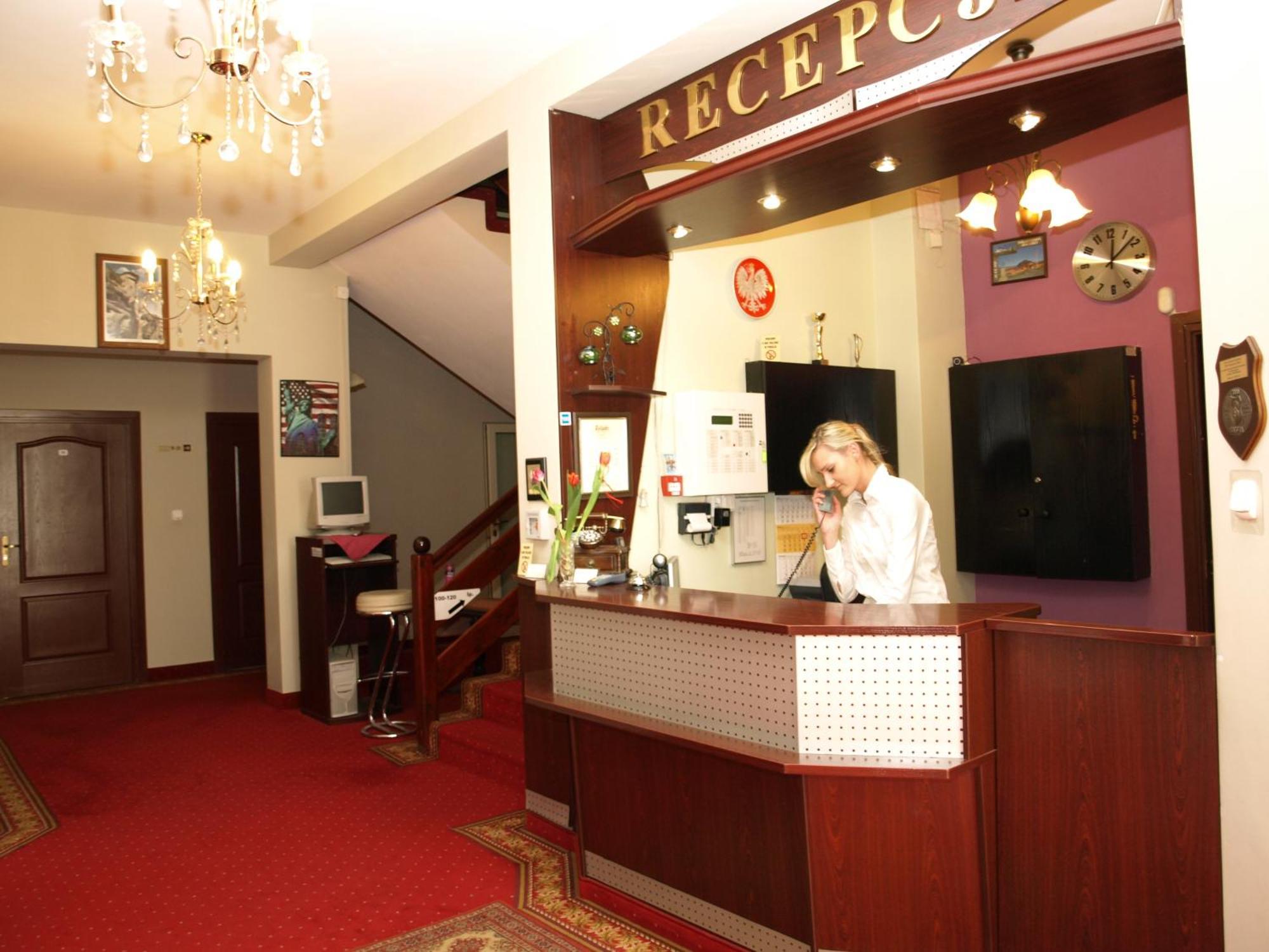 Hotel Relaks Wola Ducka Extérieur photo