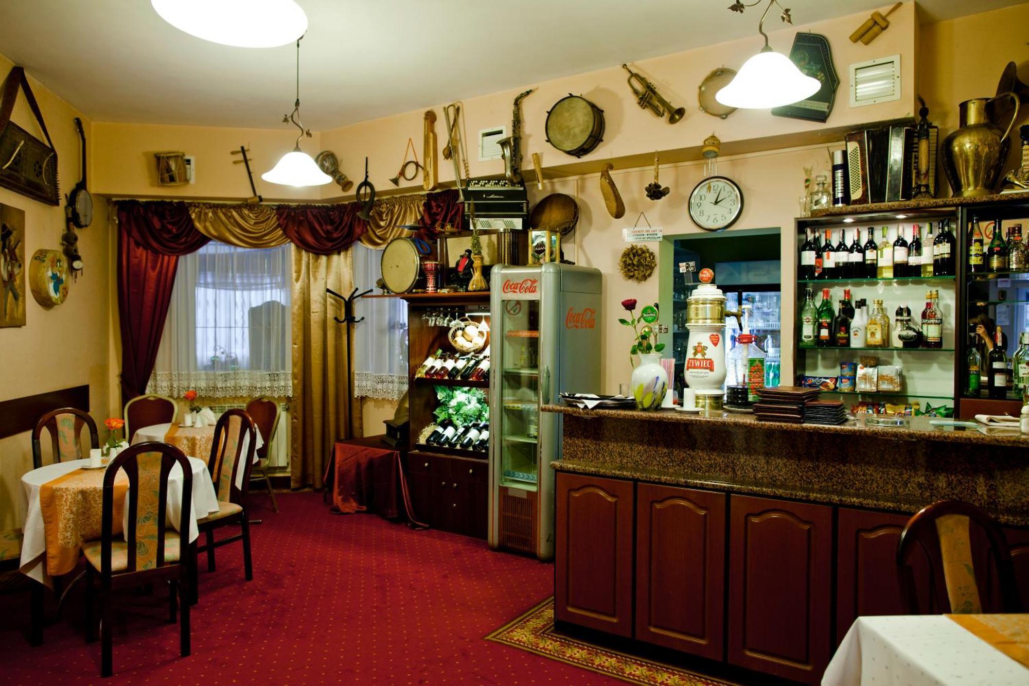 Hotel Relaks Wola Ducka Extérieur photo
