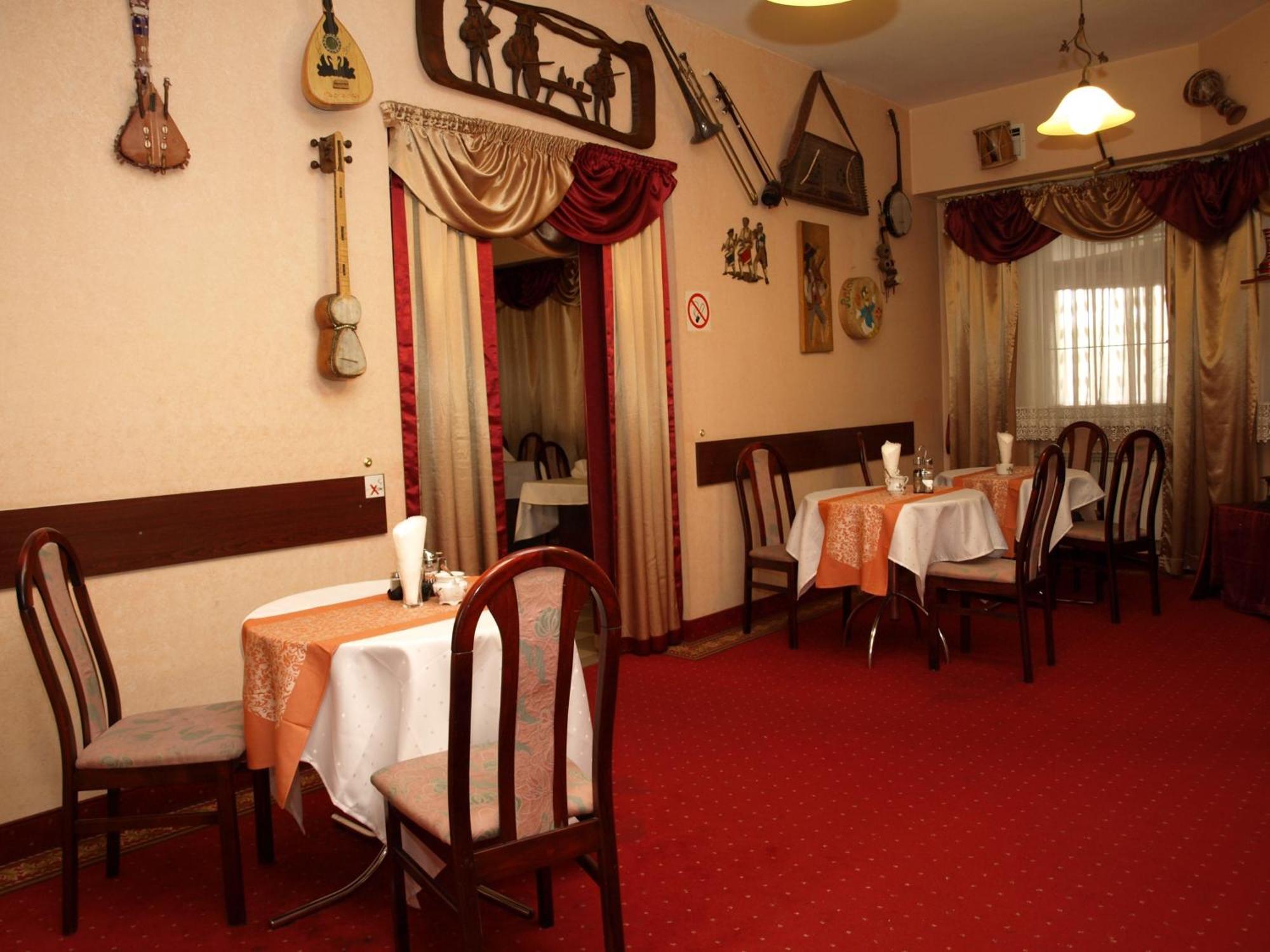 Hotel Relaks Wola Ducka Extérieur photo