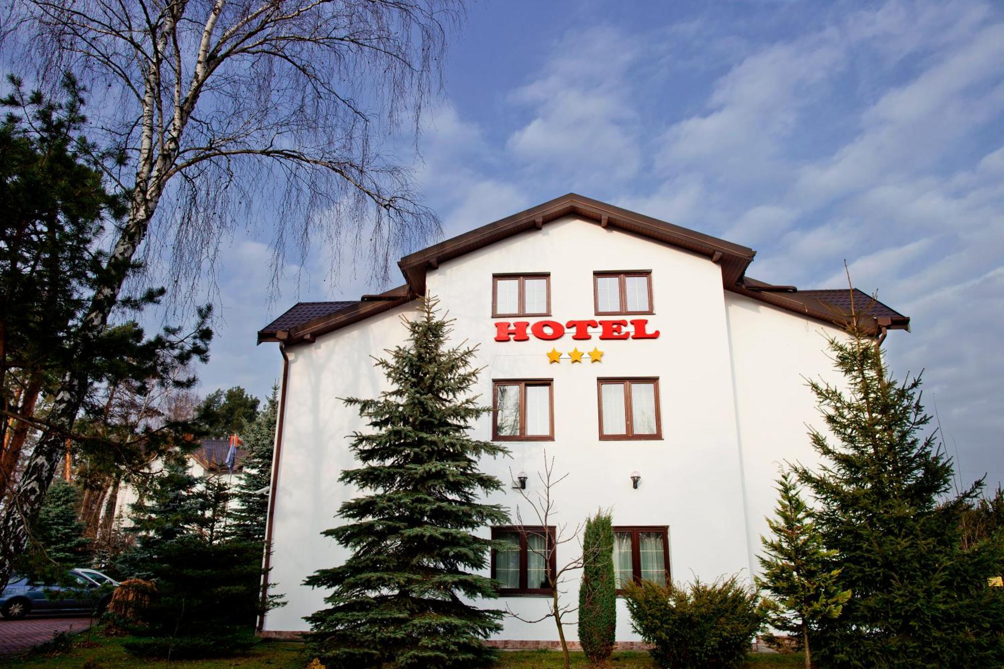 Hotel Relaks Wola Ducka Extérieur photo