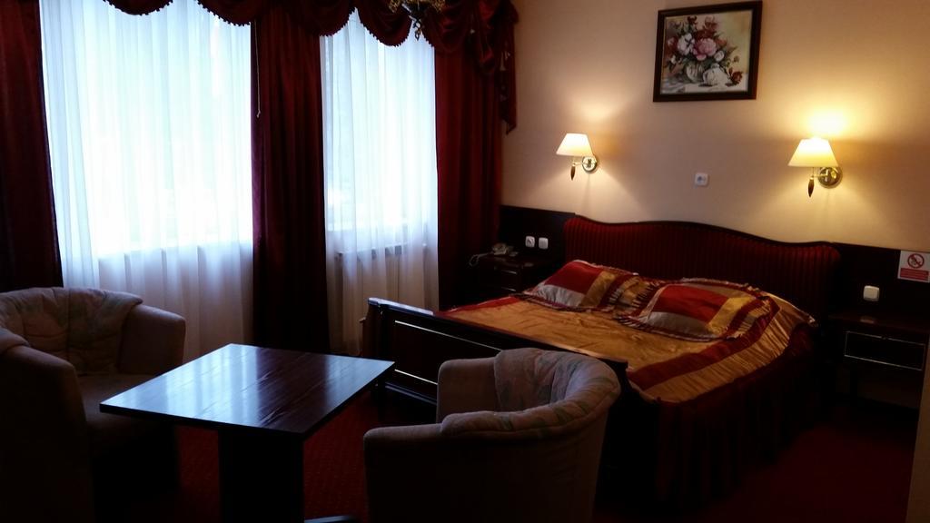 Hotel Relaks Wola Ducka Extérieur photo