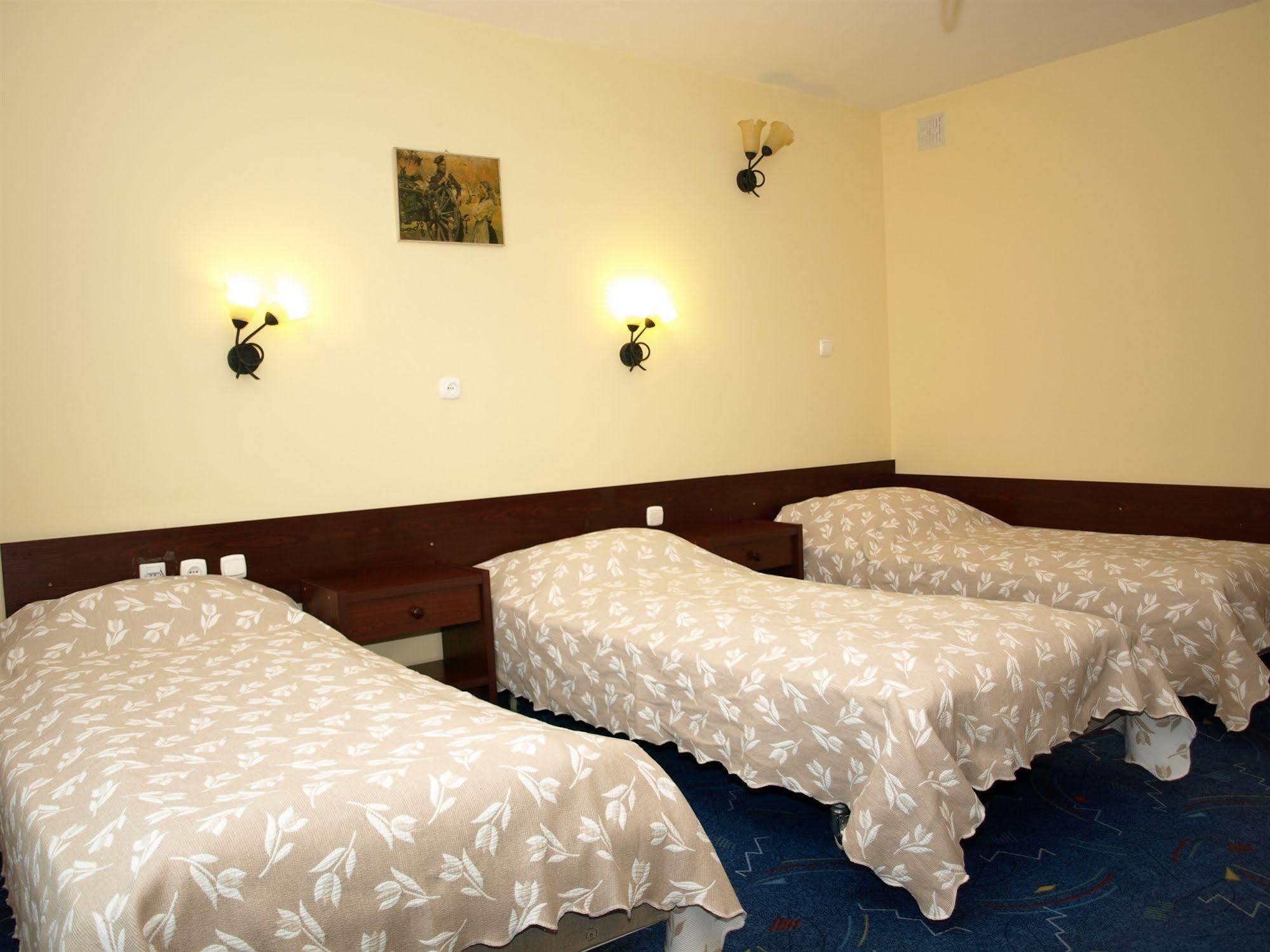 Hotel Relaks Wola Ducka Extérieur photo